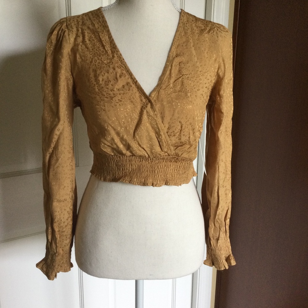 Long Sleeve Open Back Top New w Tags Small